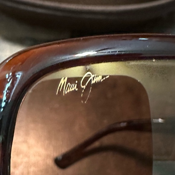Maui Jim ‘Lagoon’ Polarized Sunglasses - Picture 6 of 9